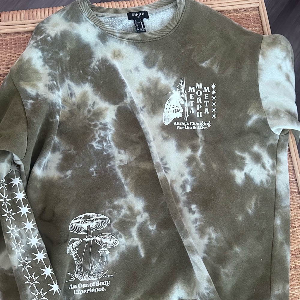 Forever 21 Green Tie-Dye Graphic Sweatshirt